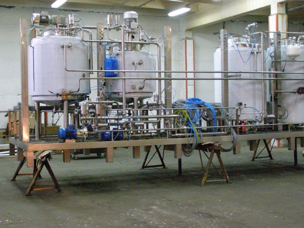 Átlátszó nyomásmérőcső, kivezetés, leürítő szelep – szerepük a tartálygyártásban - hegeszt.com