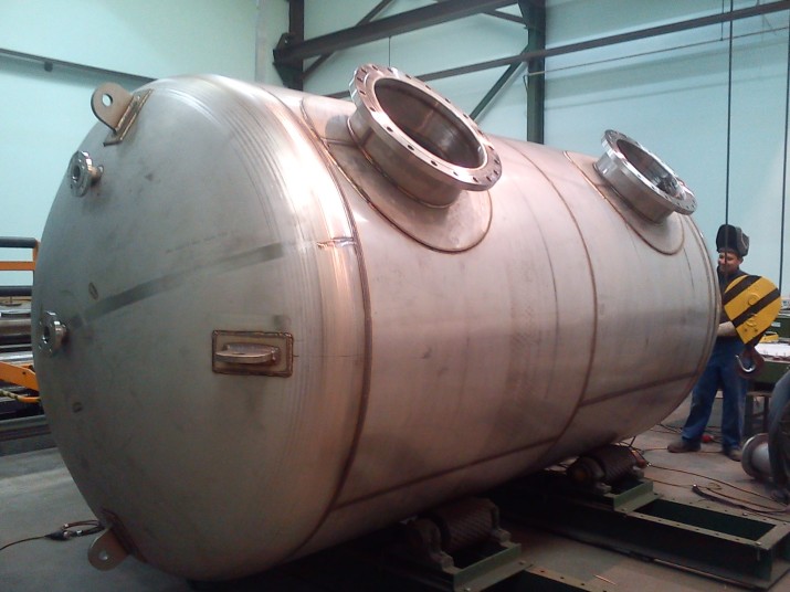 Tartálygyártás kültérre – miért más, mint beltéri használat esetén - hegeszt.com